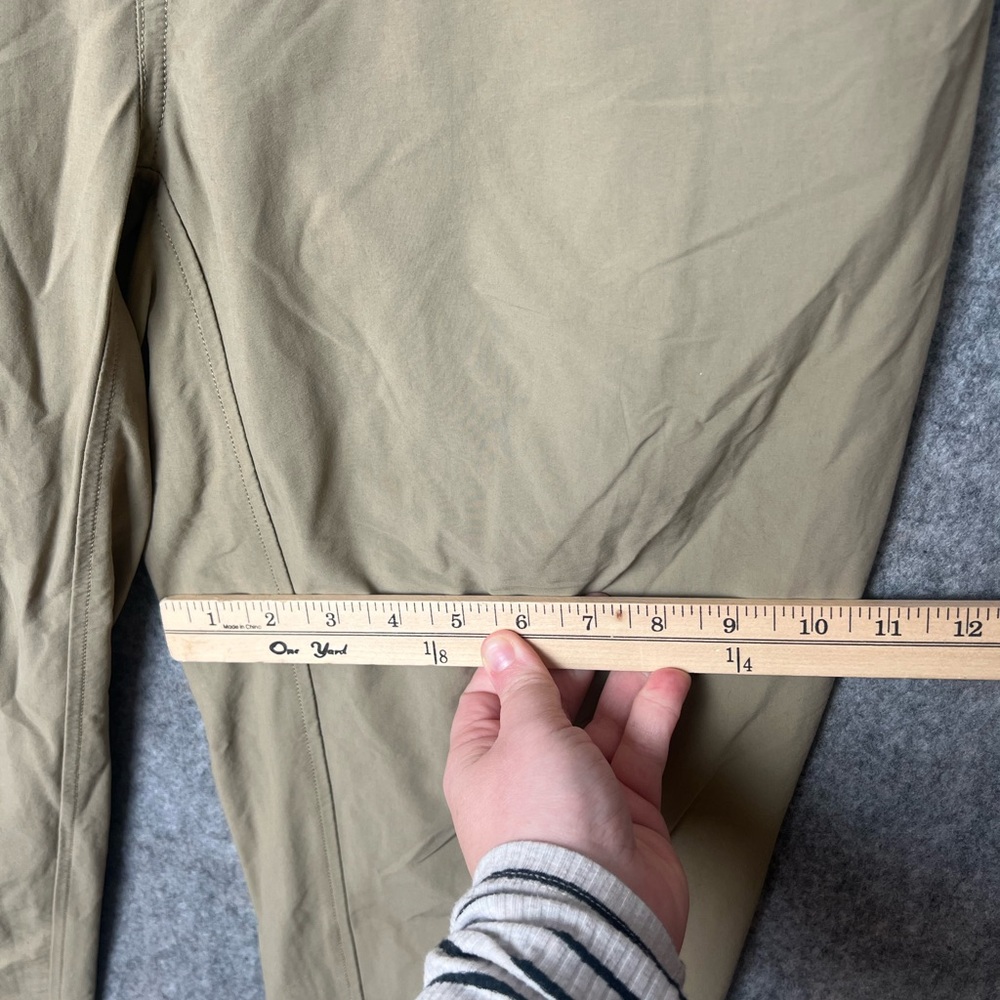 Patagonia Men's Size 34 Khaki outdoor lightweight Cargo Pants - Picture 6 of 8